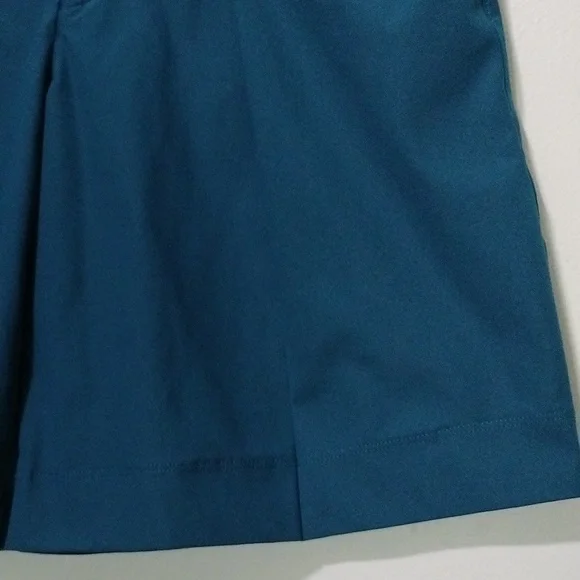 Lululemon women's Bermuda shorts size 6